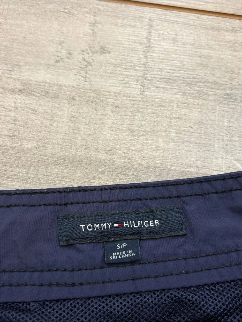 Tommy Hilfiger Mens Swim Trunks Size Small Board Shorts Spell Out Lined Blue